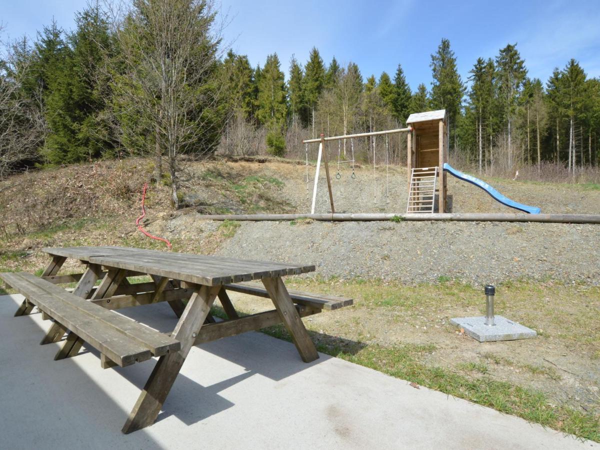 Hébergement de vacances In The Middle Of Nature With Sauna